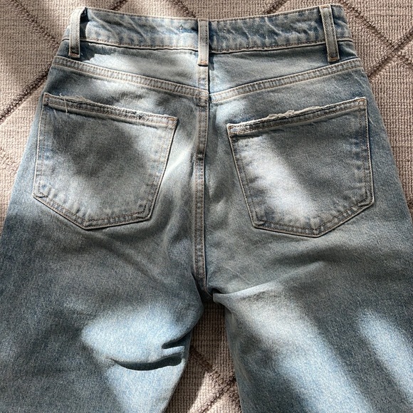 Zara straight leg light wash denim jeans - Picture 4 of 4